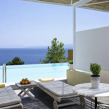 Atrium 4*