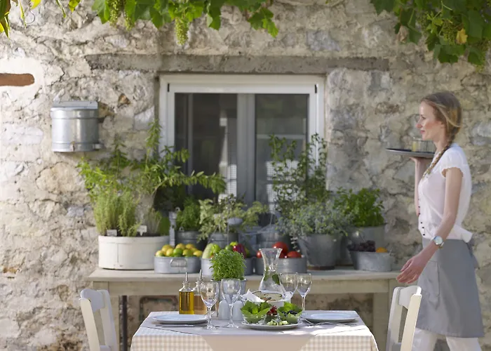 Ξενοδοχείο Atrium 4*