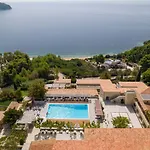 Atrium 4*