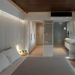 Atrium 4*