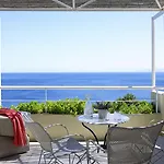 Atrium 4*