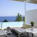 Atrium 4*