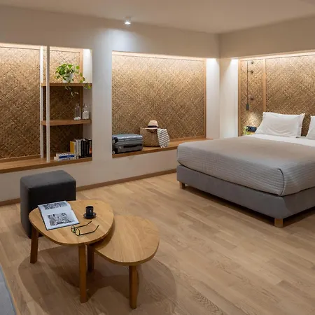 Atrium Hotel
