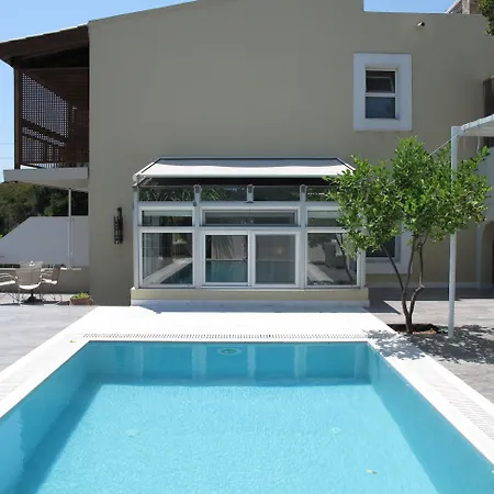 Atrium 4*